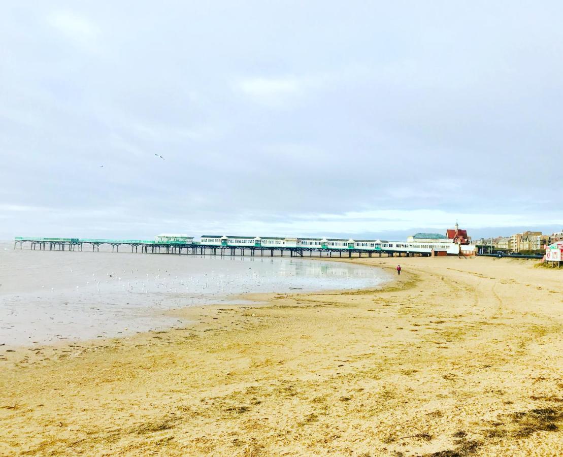 Beach Shore - Sea Views Lytham St Annes Extérieur photo